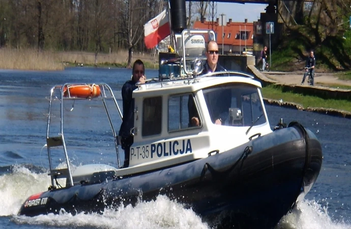 Motorowodniak odpowie przed sądem za zniszczenie pomostu